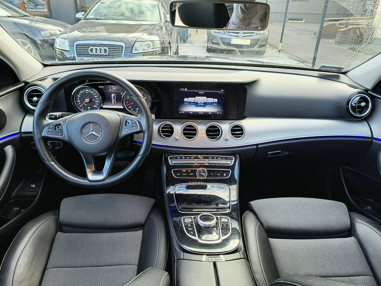 Mercedes E 400 - Zdjęcie 6