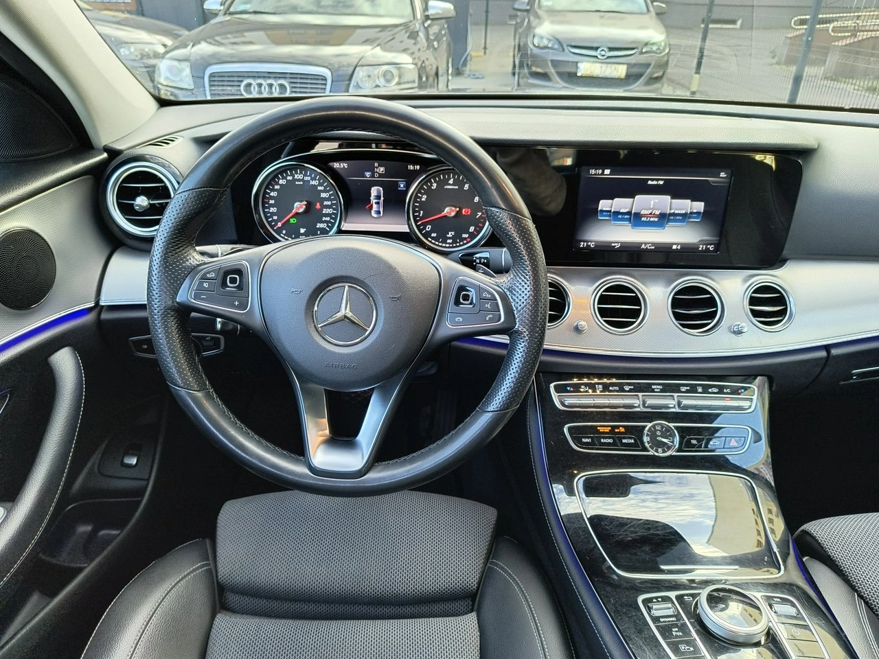 Mercedes E 400 - Zdjęcie 16