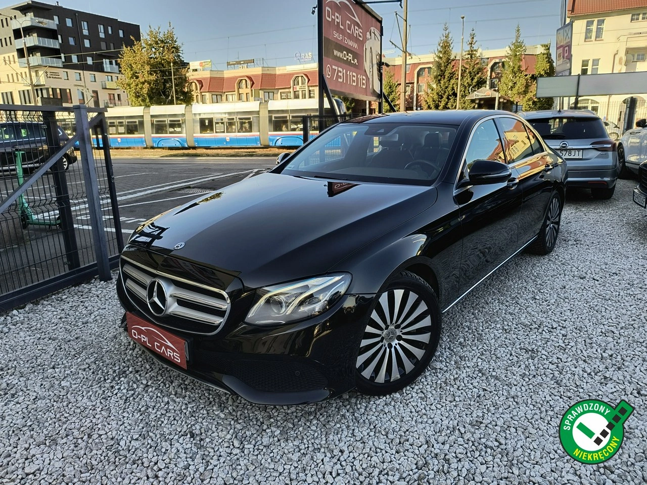 Mercedes E 400 - Główne zdjęcie