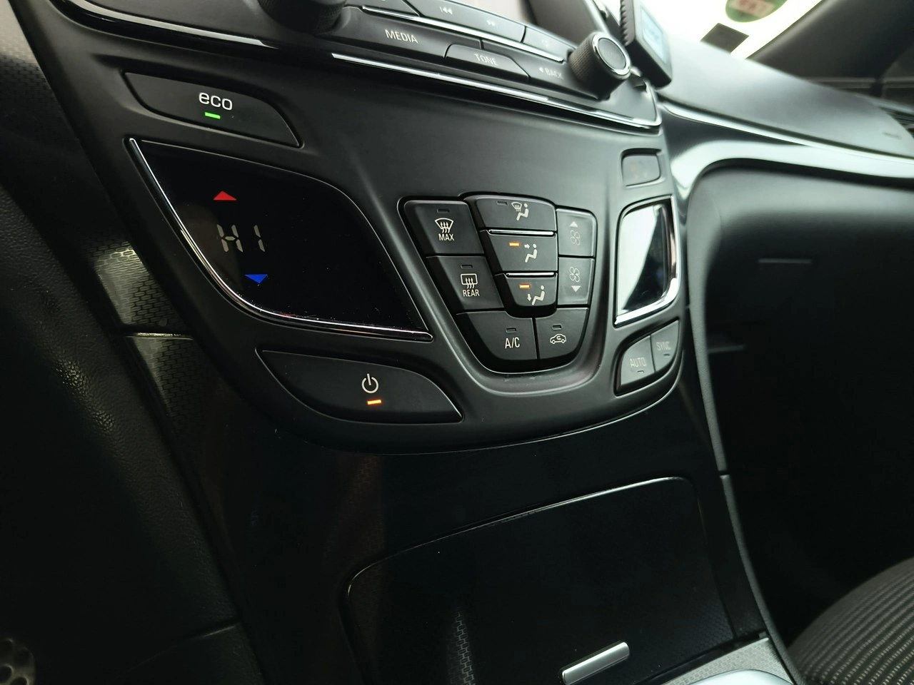 Opel Insignia - Zdjęcie 18