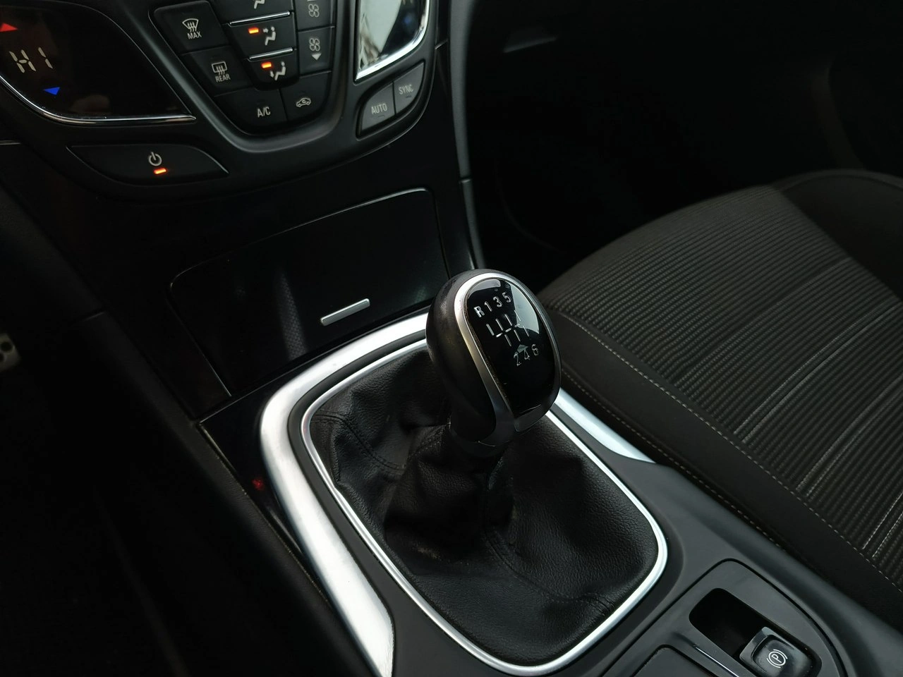 Opel Insignia - Zdjęcie 19