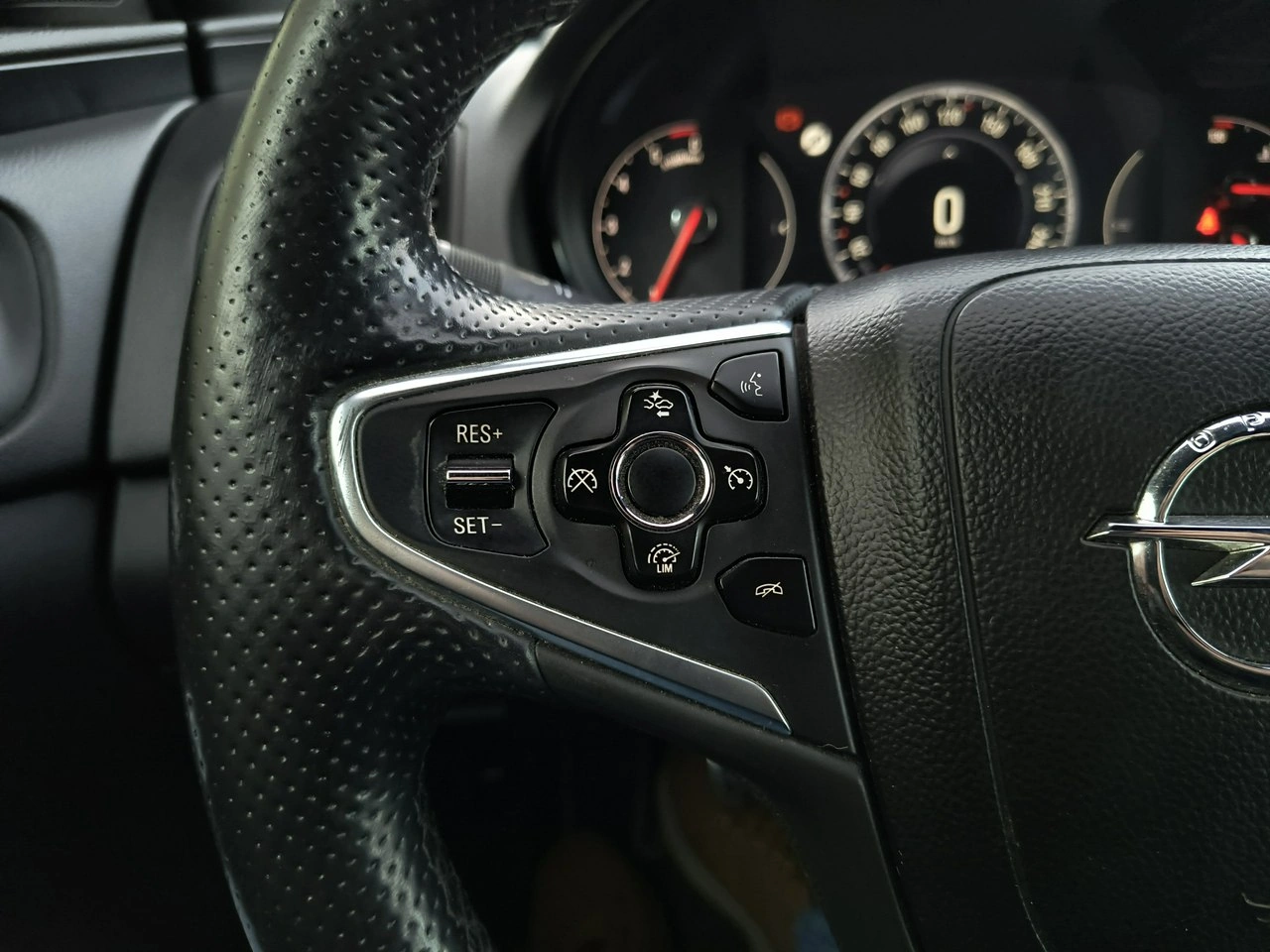 Opel Insignia - Zdjęcie 21