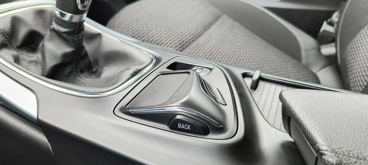 Opel Insignia - Zdjęcie 16