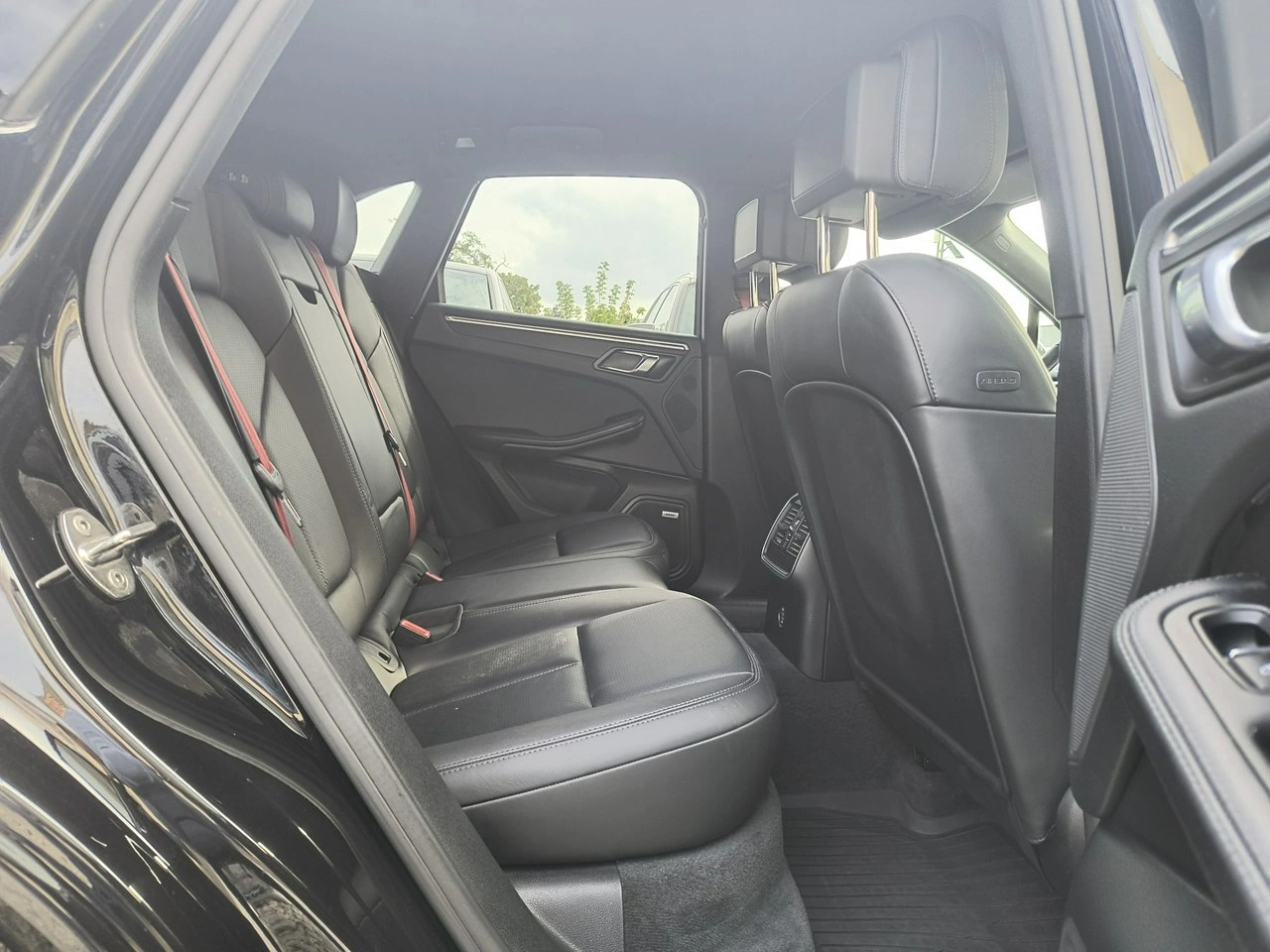 Porsche Macan - Zdjęcie 12