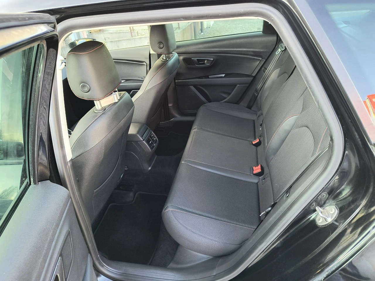 Seat Leon - Zdjęcie 10