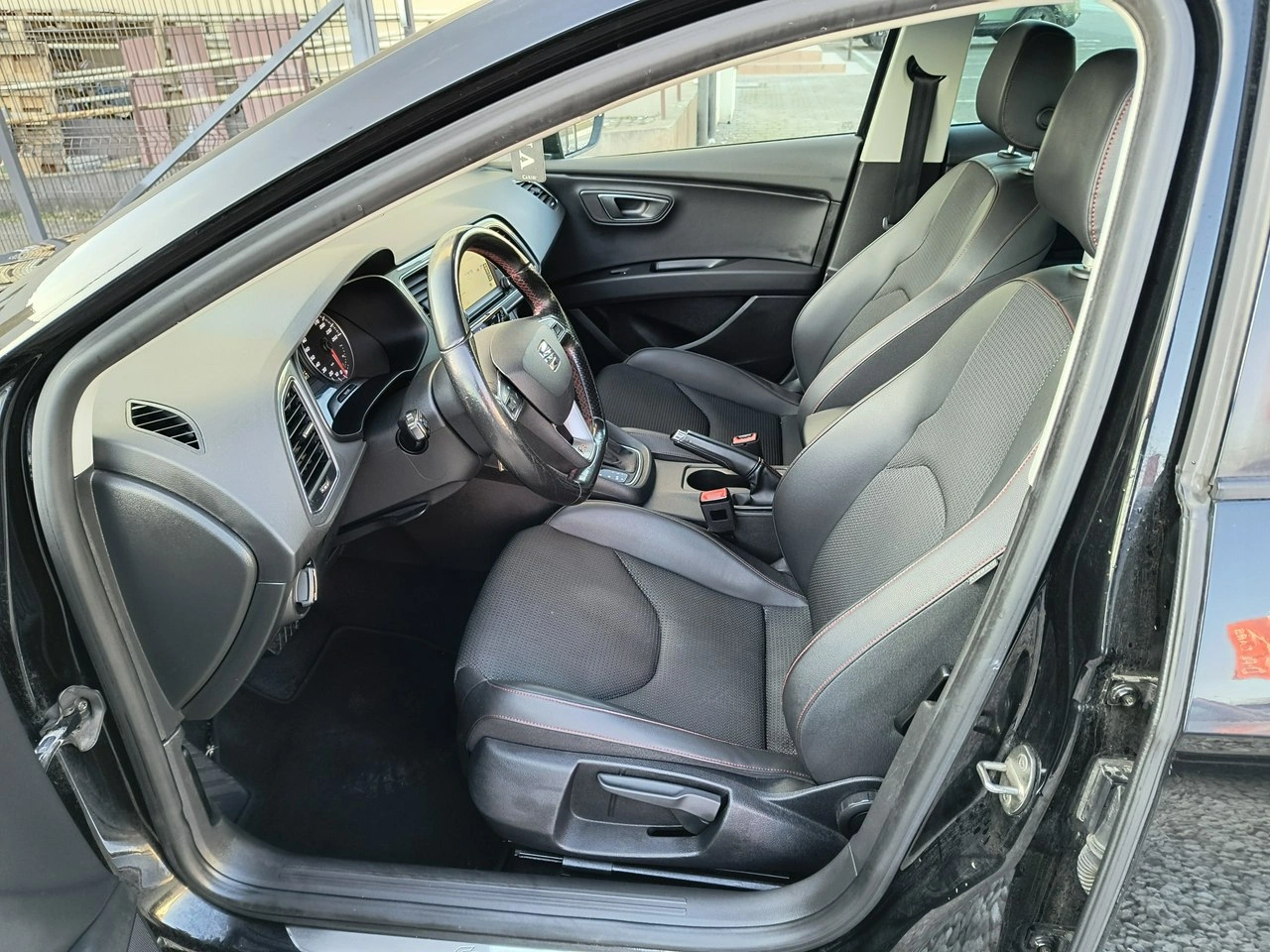 Seat Leon - Zdjęcie 8