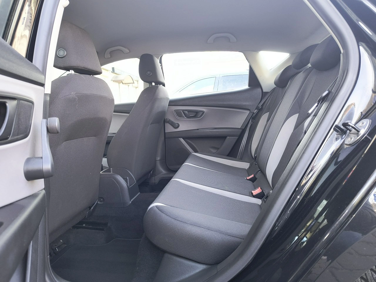 Seat Leon - Zdjęcie 9