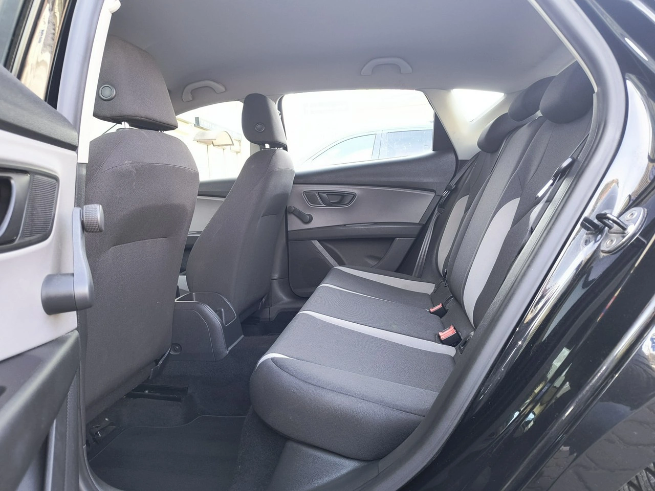 Seat Leon - Zdjęcie 9