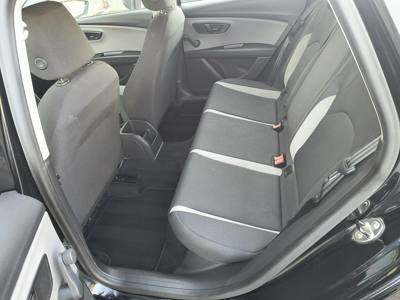 Seat Leon - Zdjęcie 10