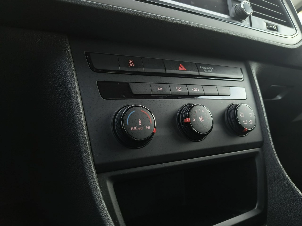 Seat Leon - Zdjęcie 18