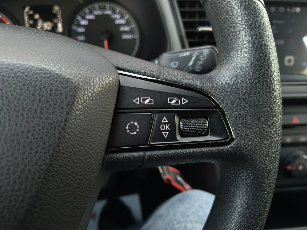 Seat Leon - Zdjęcie 22