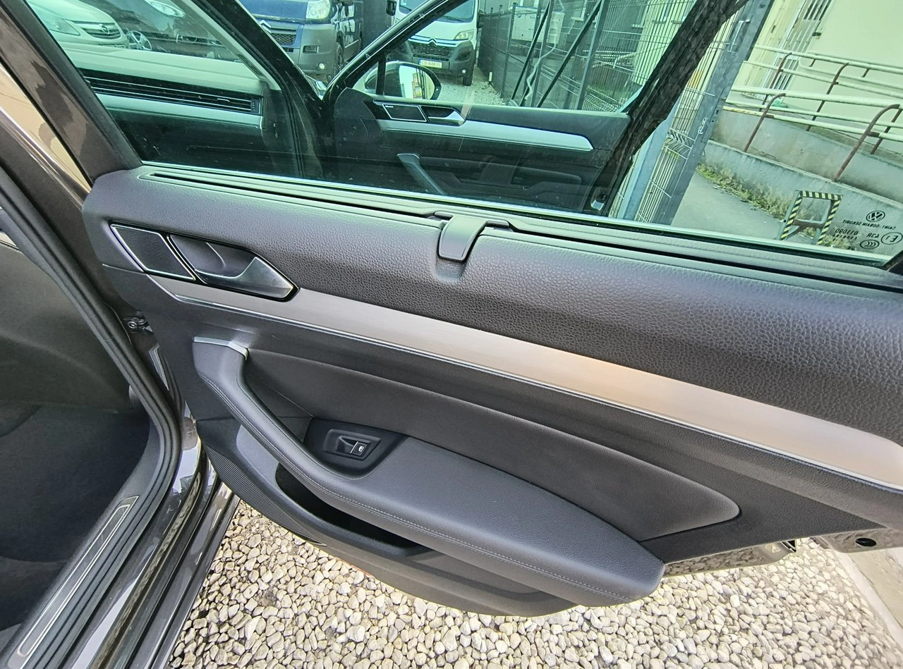 Volkswagen Passat - Zdjęcie 13