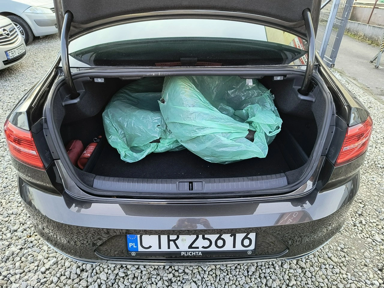 Volkswagen Passat - Zdjęcie 17