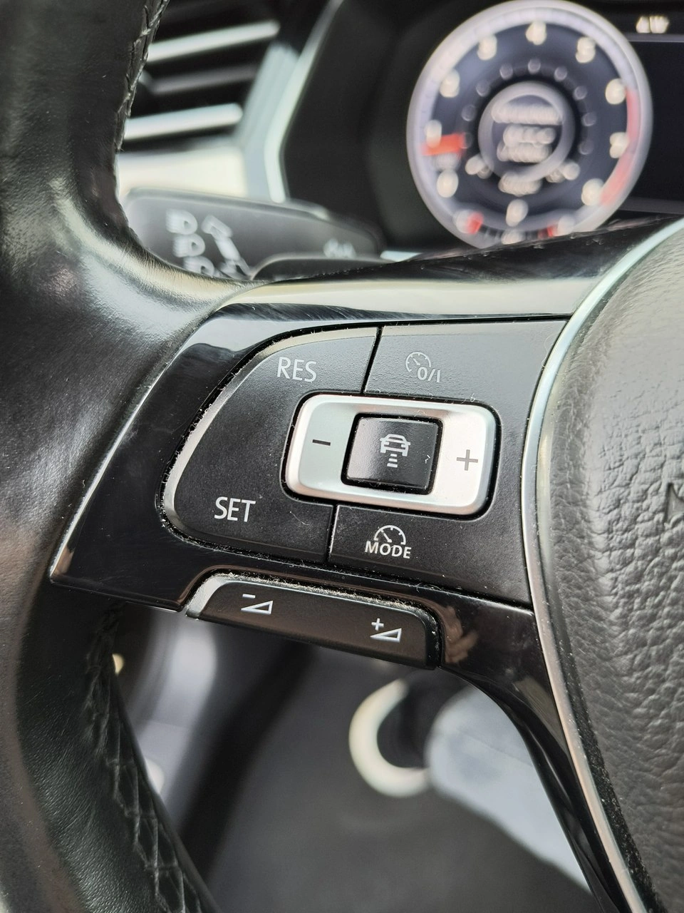 Volkswagen Passat - Zdjęcie 24