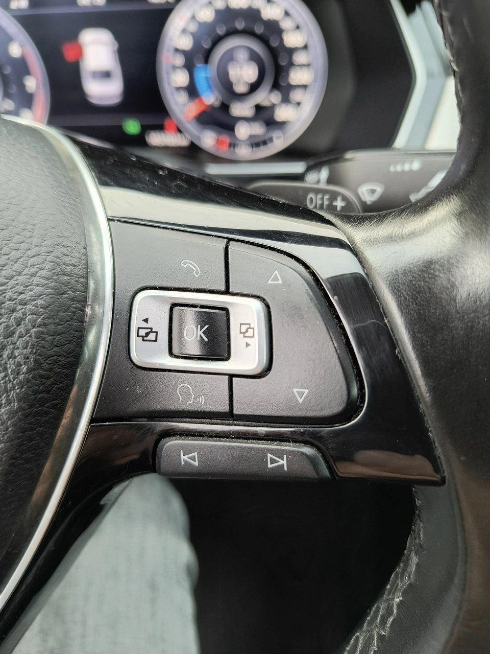 Volkswagen Passat - Zdjęcie 25