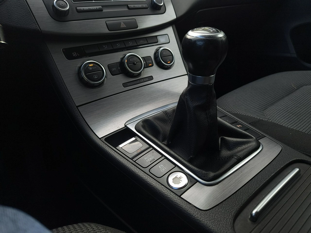 Volkswagen Passat - Zdjęcie 21