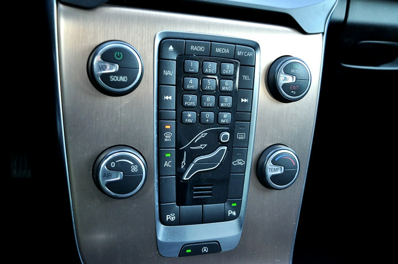 Volvo V40 Cross Country - Zdjęcie 13