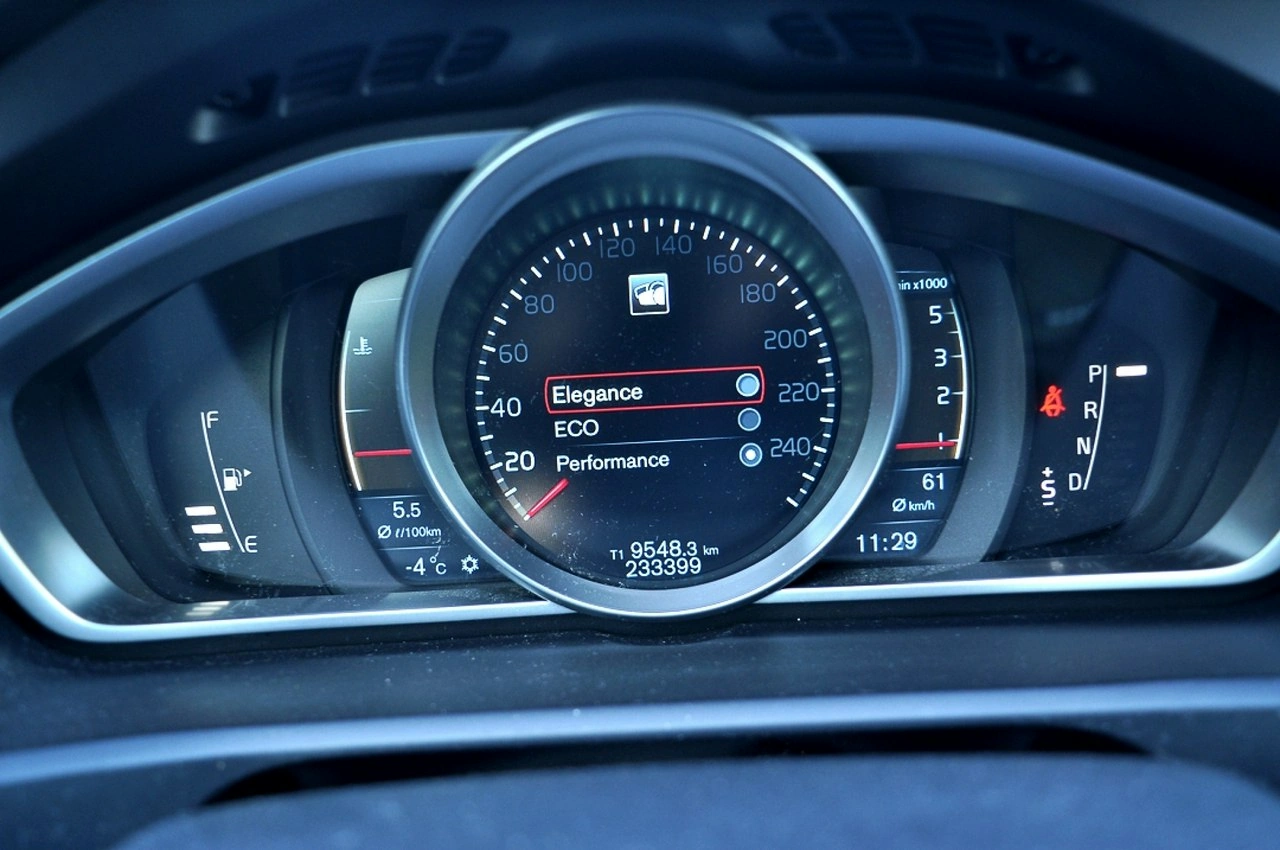 Volvo V40 Cross Country - Zdjęcie 14