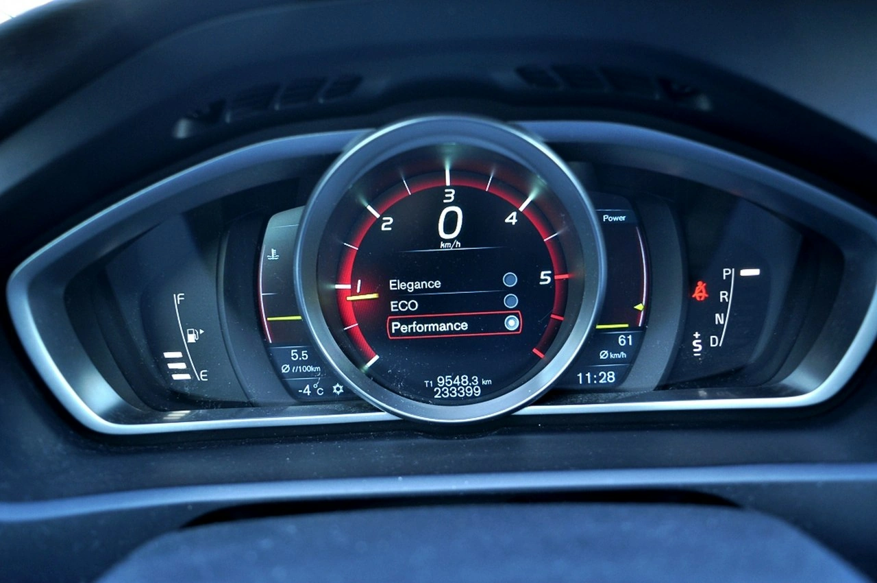 Volvo V40 Cross Country - Zdjęcie 15