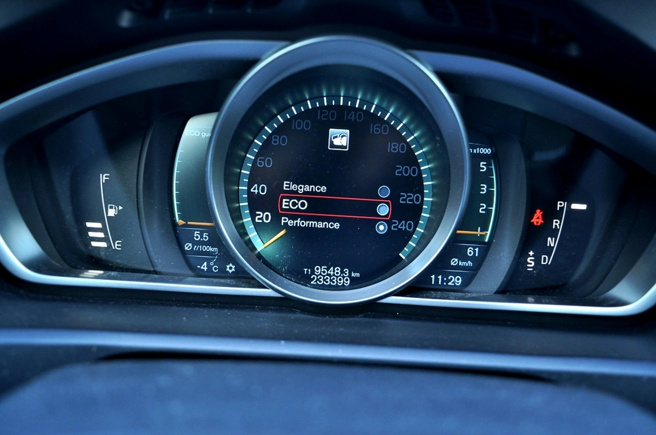 Volvo V40 Cross Country - Zdjęcie 16