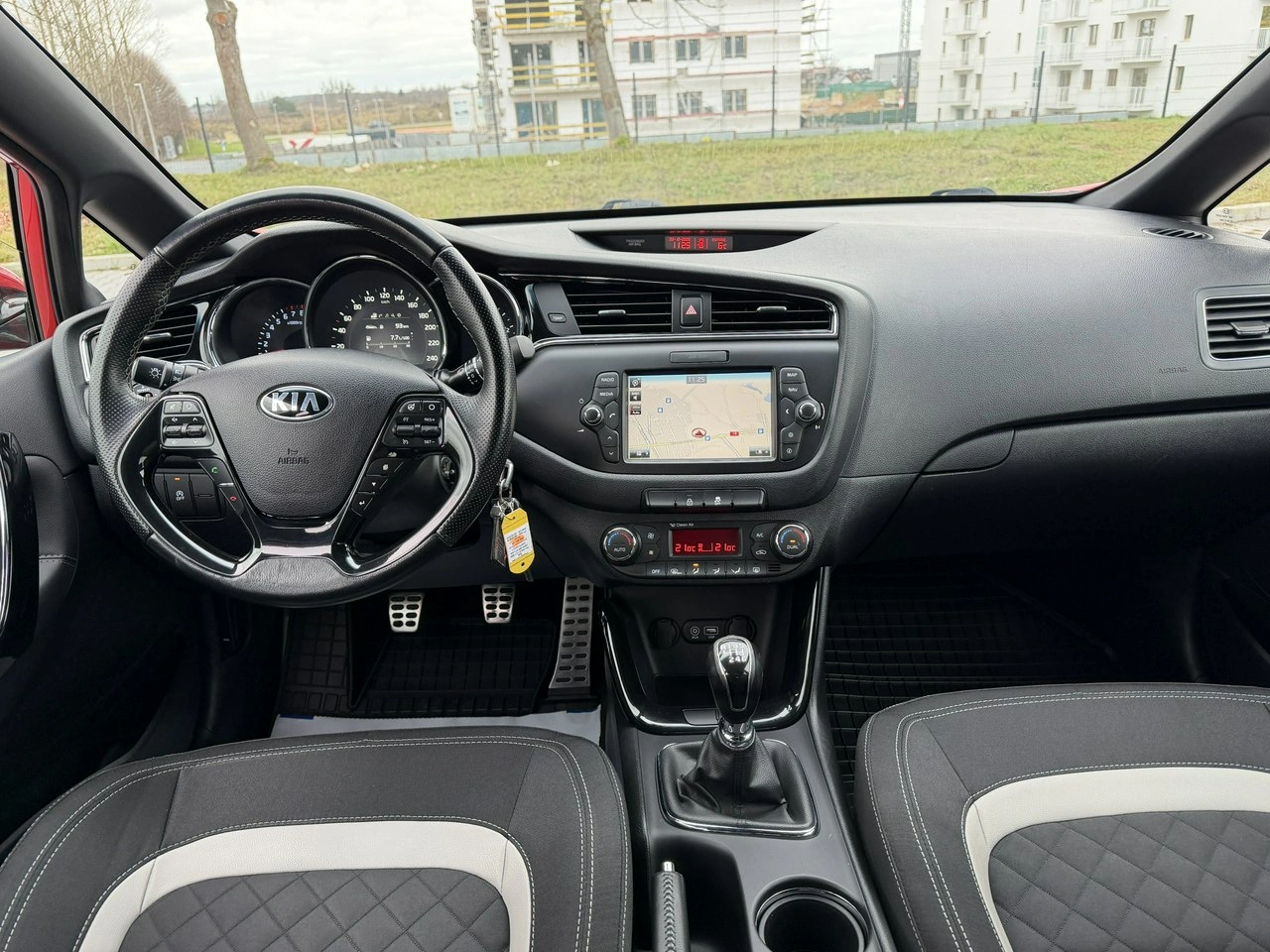 Kia Ceed - Zdjęcie 21