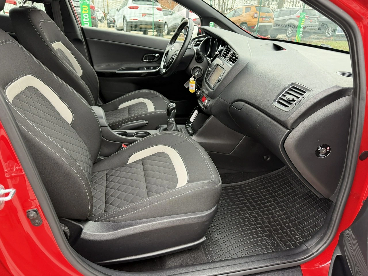 Kia Ceed - Zdjęcie 34