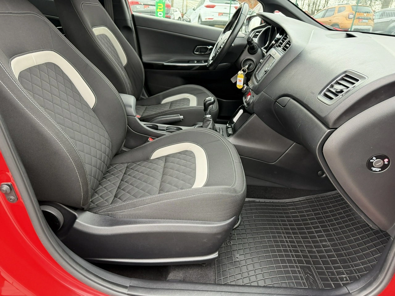 Kia Ceed - Zdjęcie 35