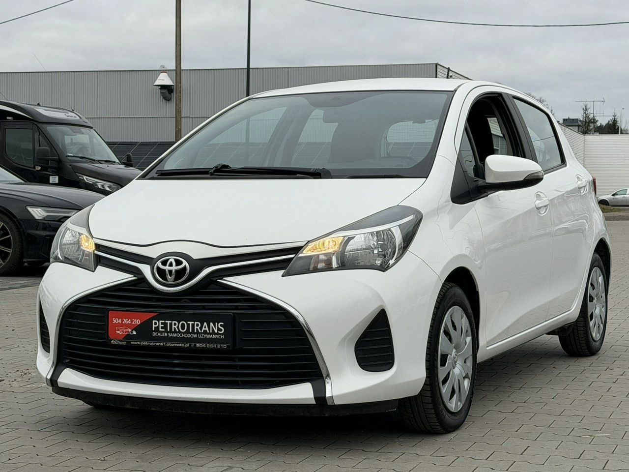 Toyota Yaris - Zdjęcie 12
