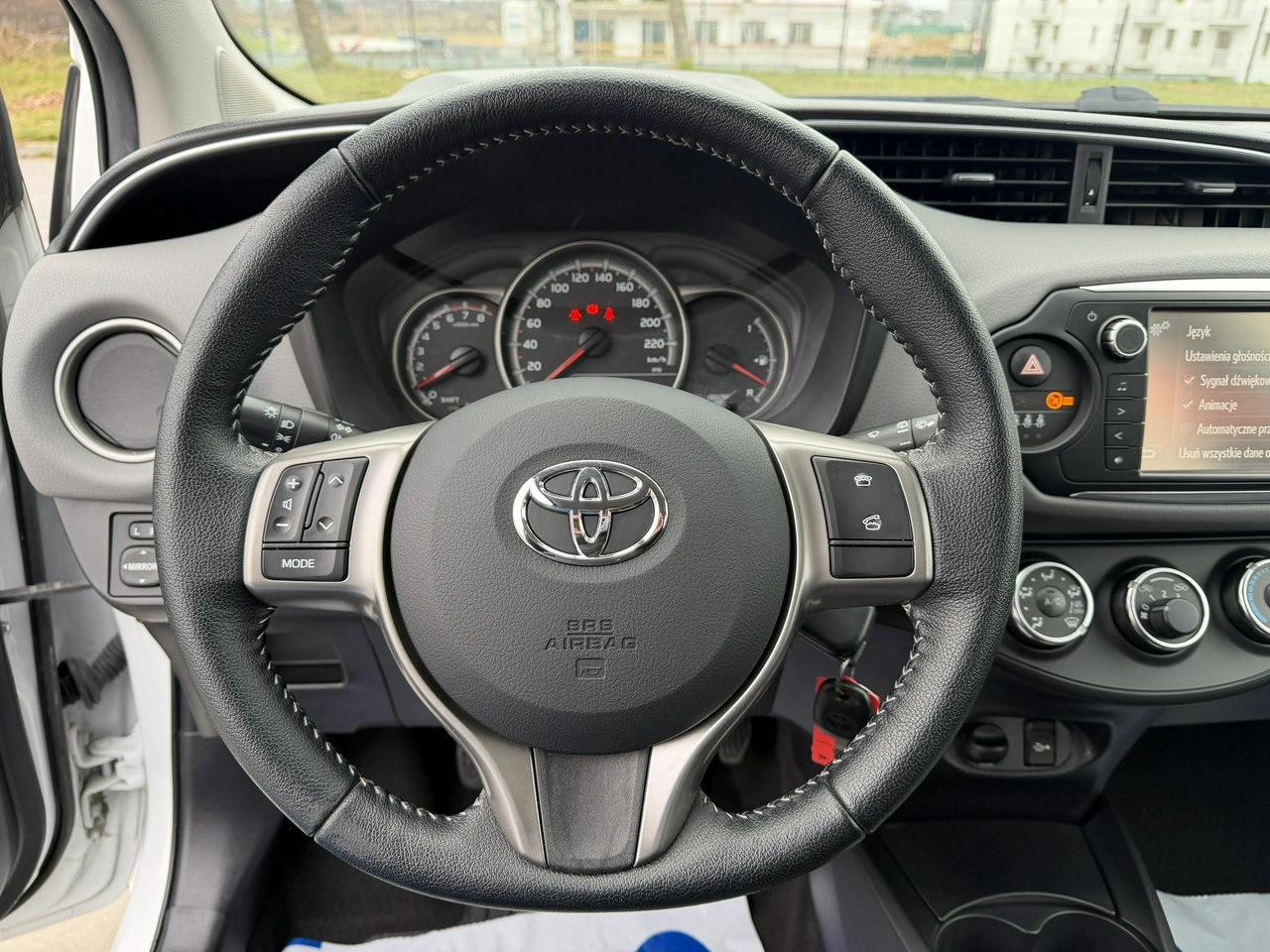Toyota Yaris - Zdjęcie 18