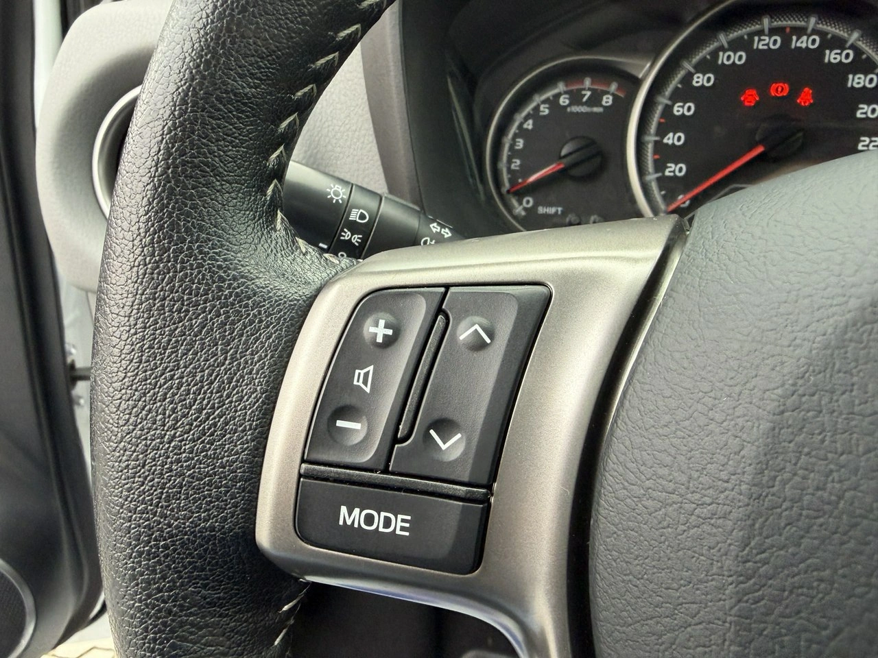 Toyota Yaris - Zdjęcie 19