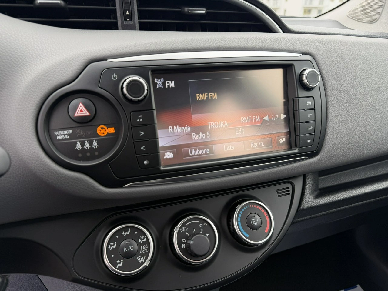 Toyota Yaris - Zdjęcie 21