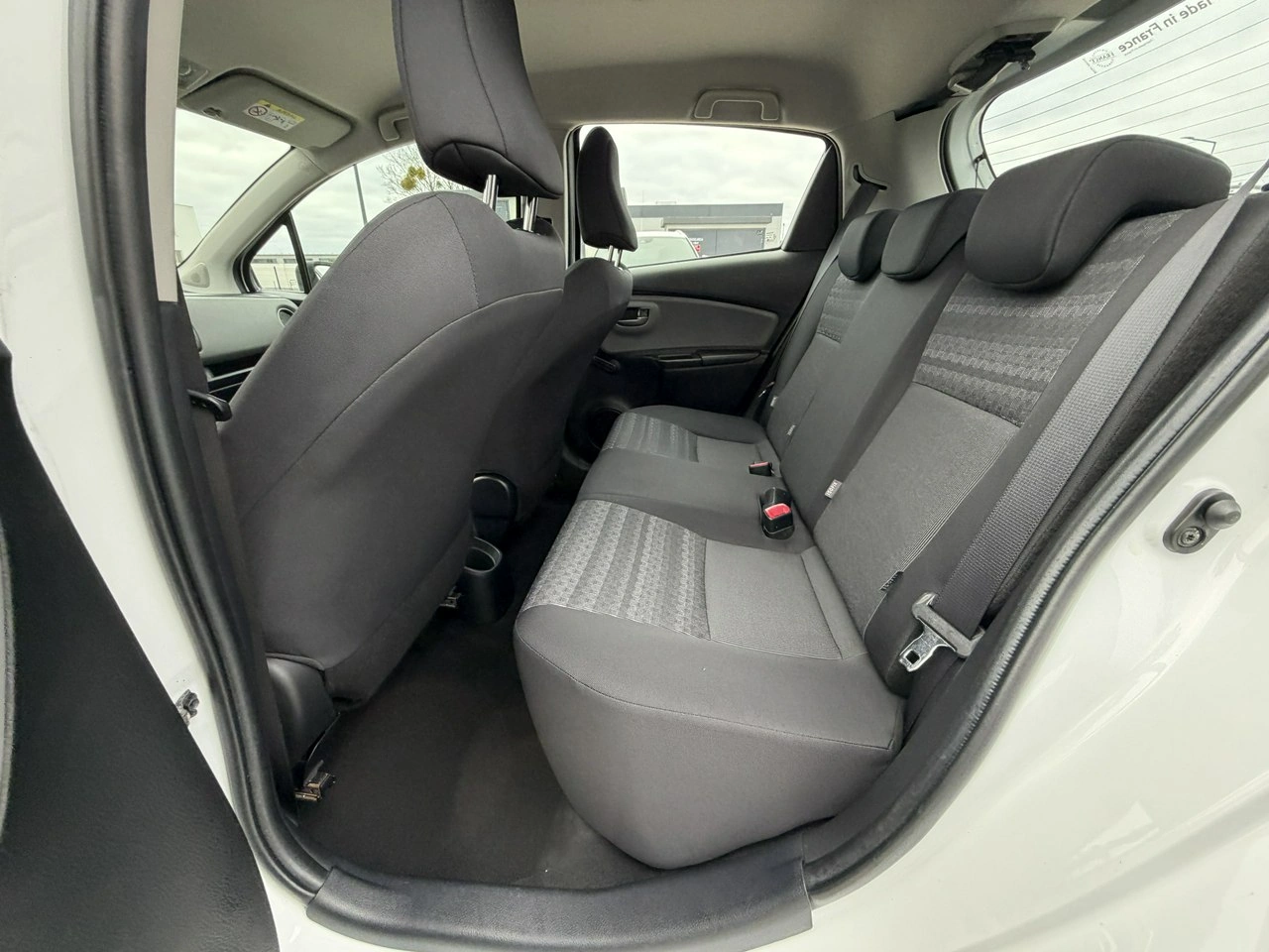 Toyota Yaris - Zdjęcie 24