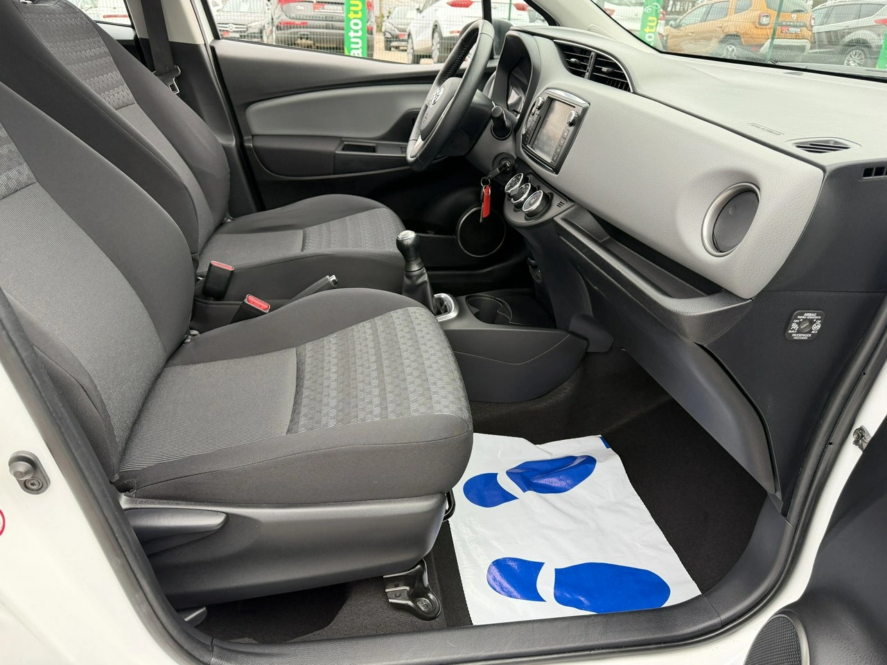 Toyota Yaris - Zdjęcie 28