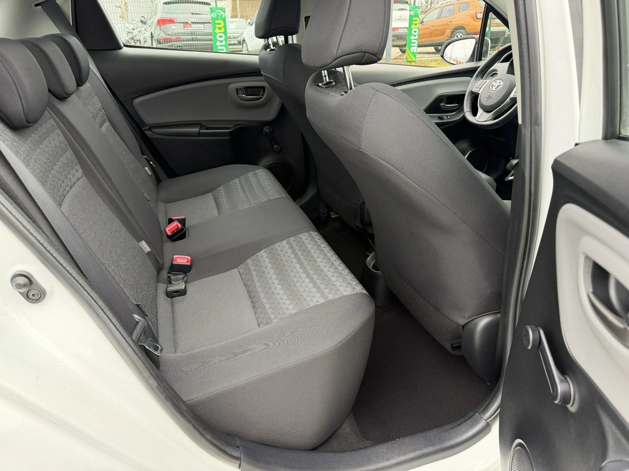 Toyota Yaris - Zdjęcie 29