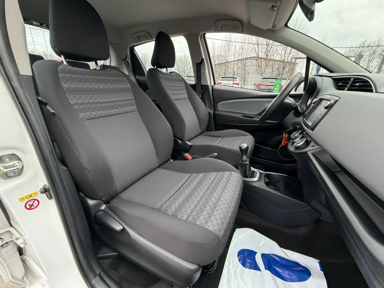 Toyota Yaris - Zdjęcie 30