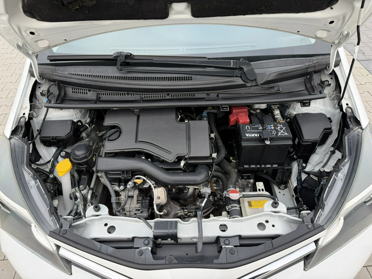 Toyota Yaris - Zdjęcie 34