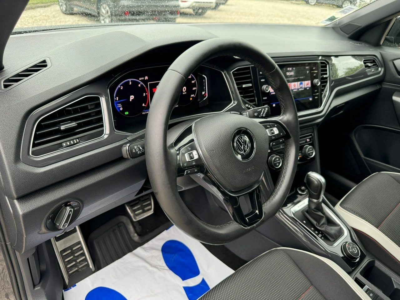 Volkswagen T-Roc - Zdjęcie 18