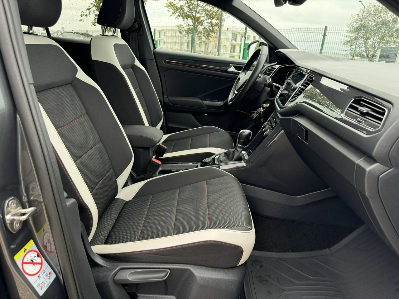 Volkswagen T-Roc - Zdjęcie 34