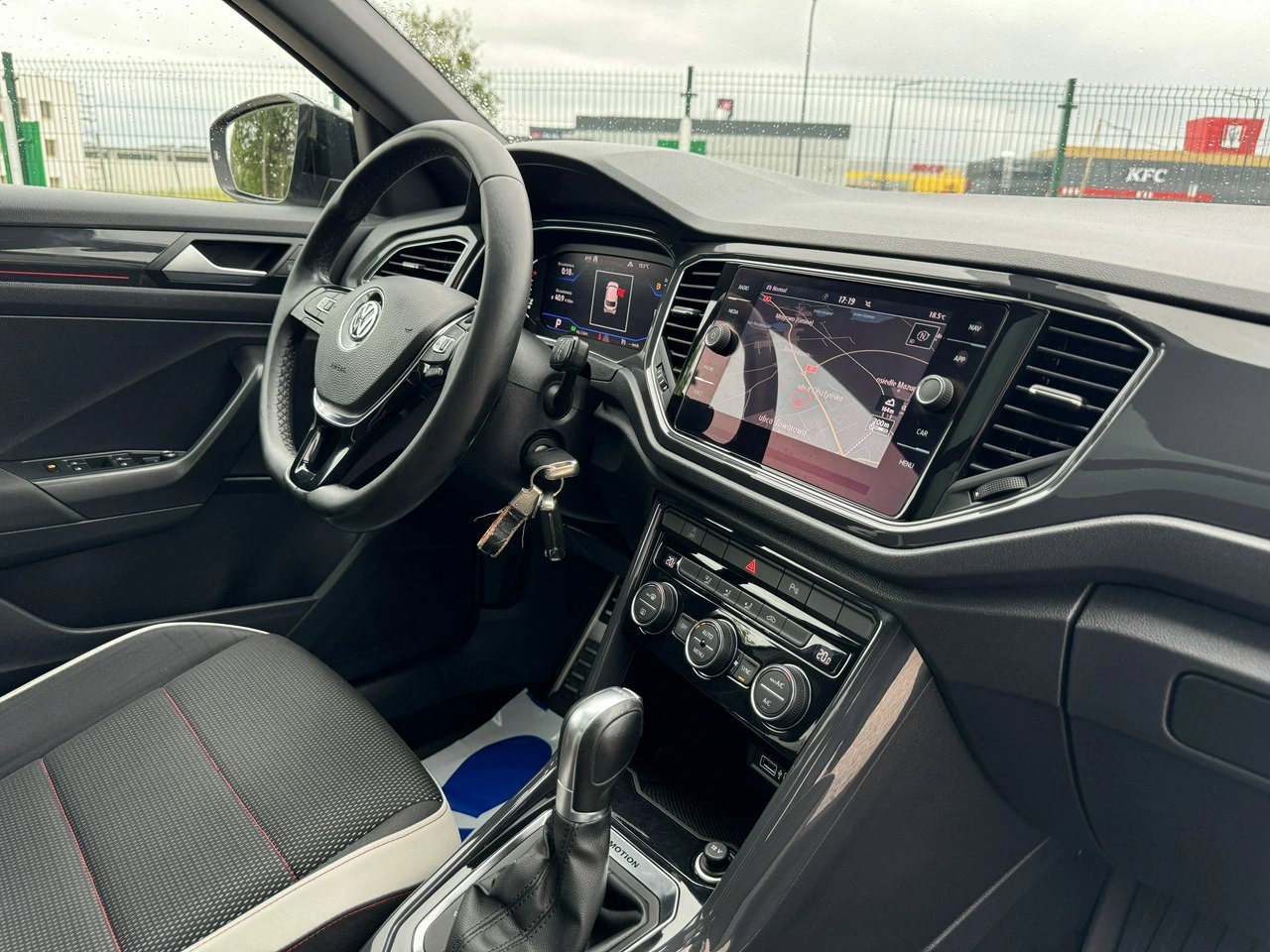 Volkswagen T-Roc - Zdjęcie 35