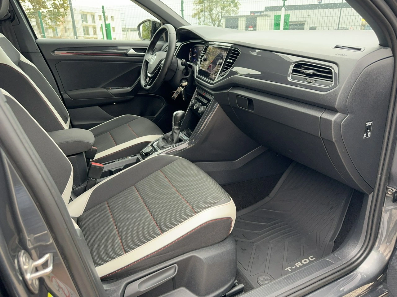 Volkswagen T-Roc - Zdjęcie 36