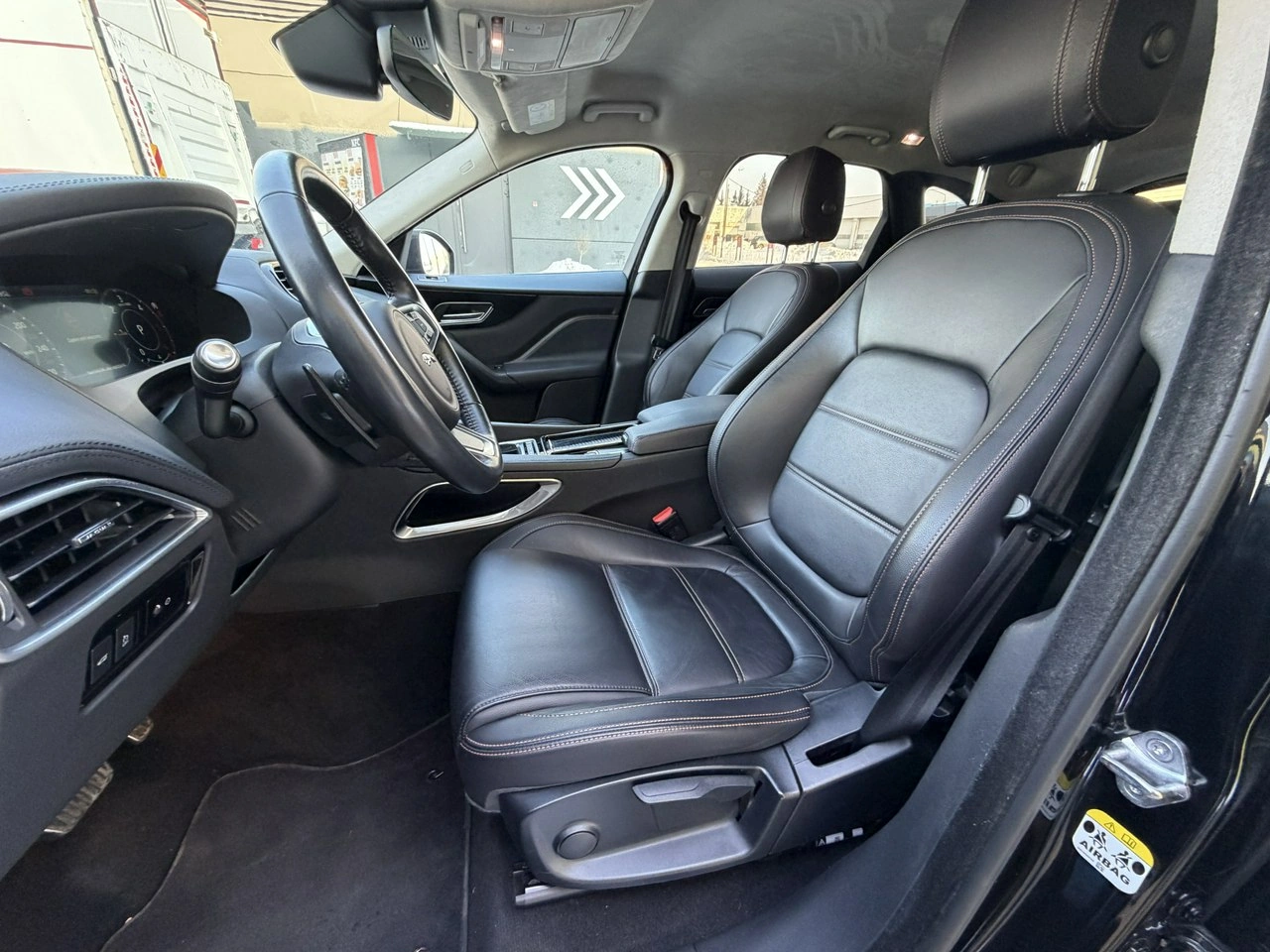 Jaguar F-Pace - Zdjęcie 19