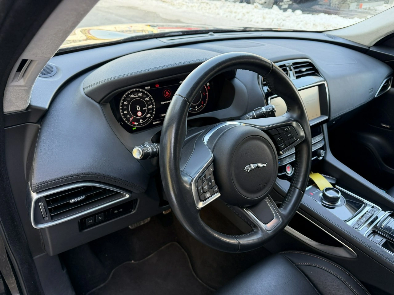 Jaguar F-Pace - Zdjęcie 20