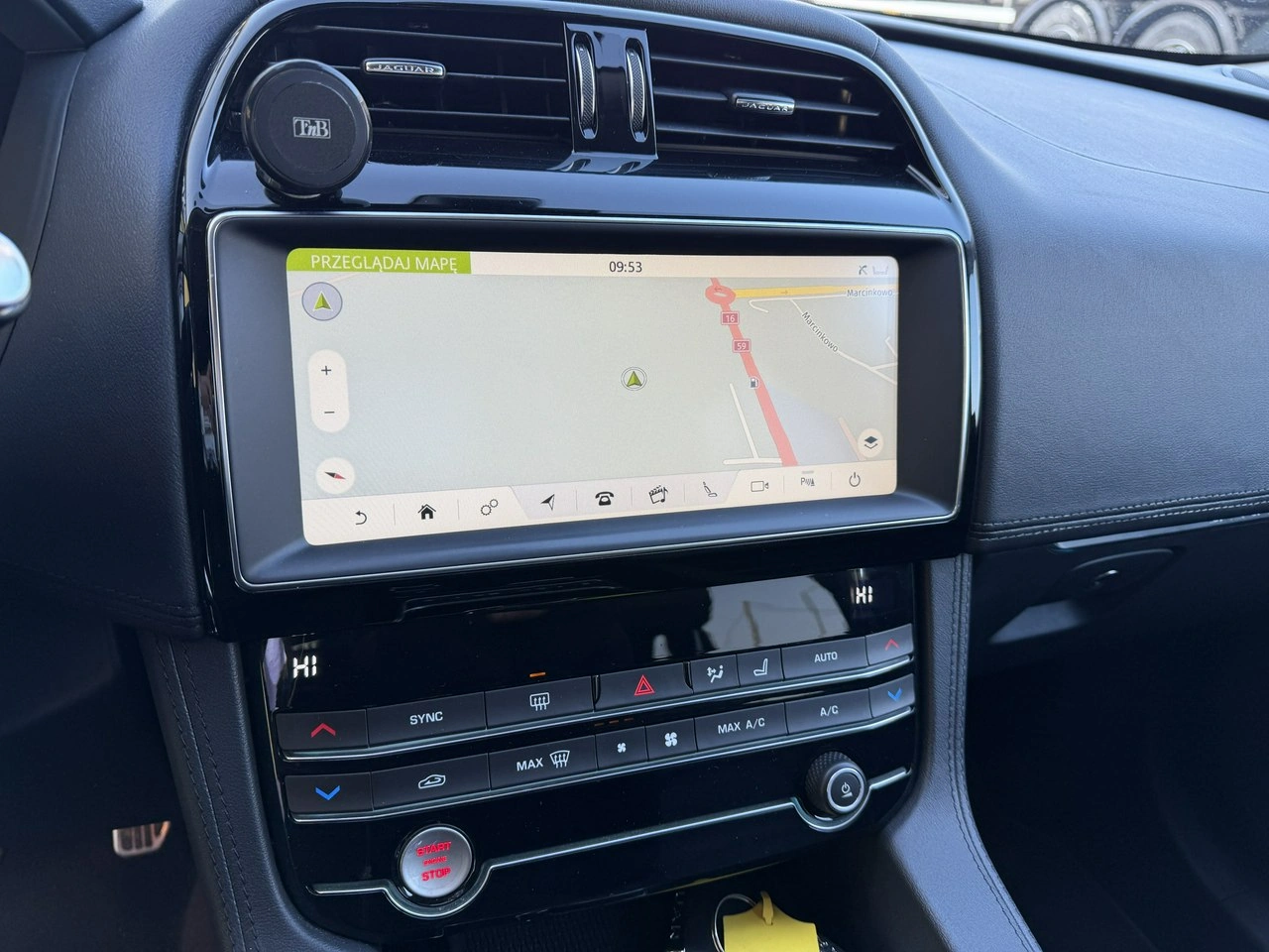 Jaguar F-Pace - Zdjęcie 25