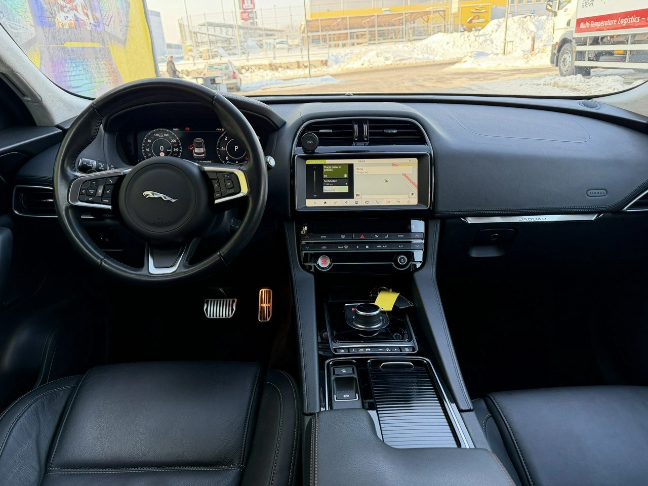 Jaguar F-Pace - Zdjęcie 21