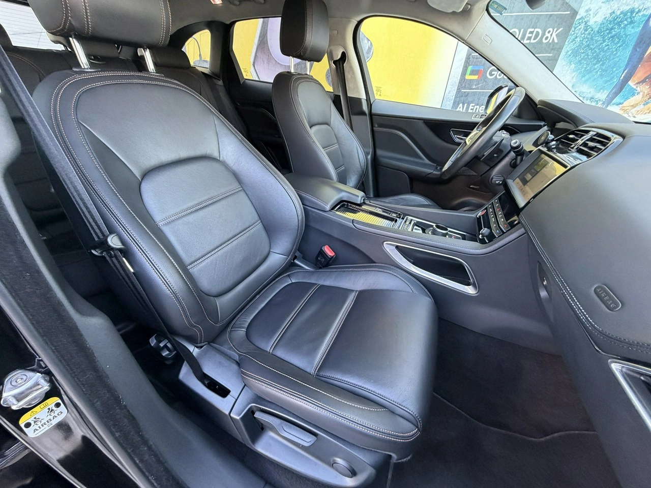 Jaguar F-Pace - Zdjęcie 32