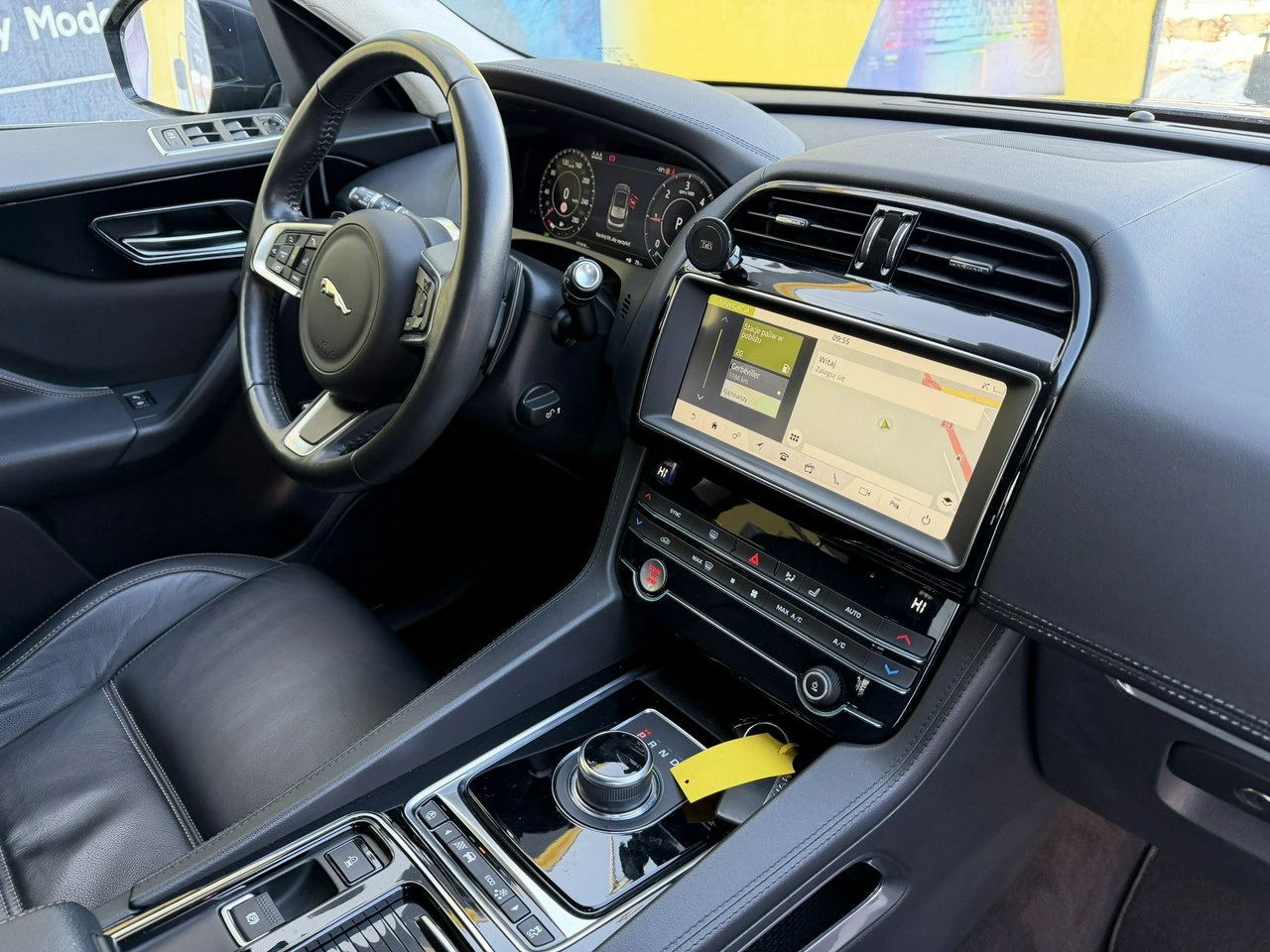 Jaguar F-Pace - Zdjęcie 34