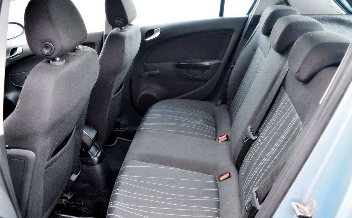 Opel Corsa - Zdjęcie 10