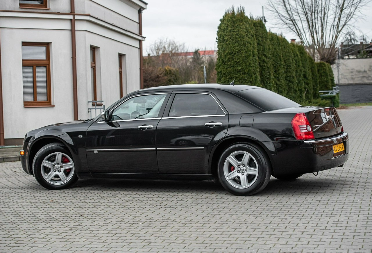 Chrysler 300C - Zdjęcie 12