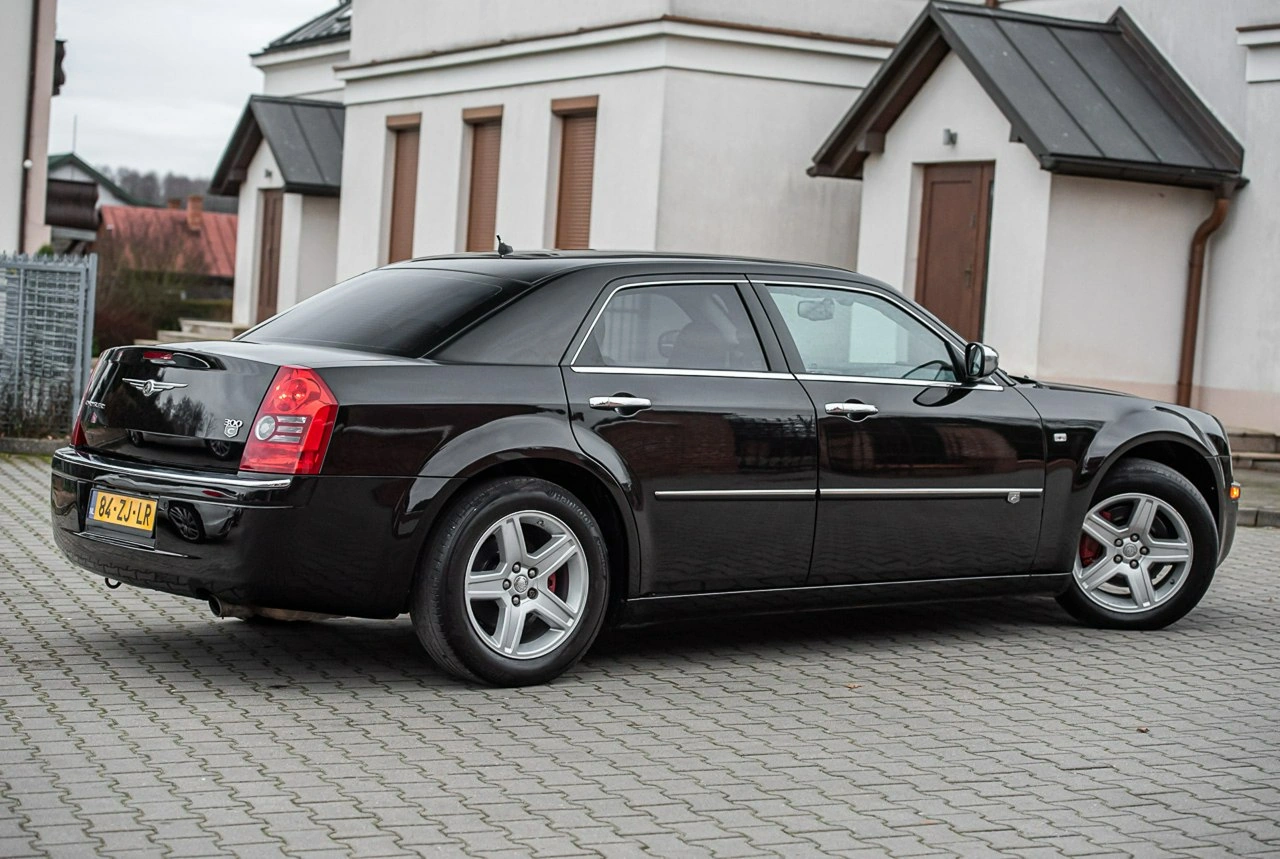Chrysler 300C - Zdjęcie 16