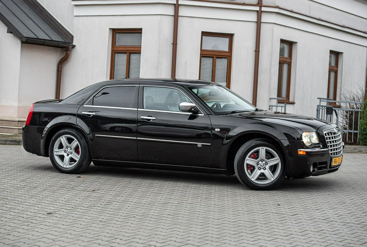 Chrysler 300C - Zdjęcie 17